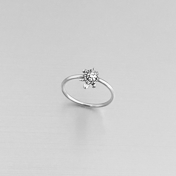 Sterling Silver Small Turtle Ring, Sea Ring, Animal Ring, Beach Ring - Picture 5 of 14